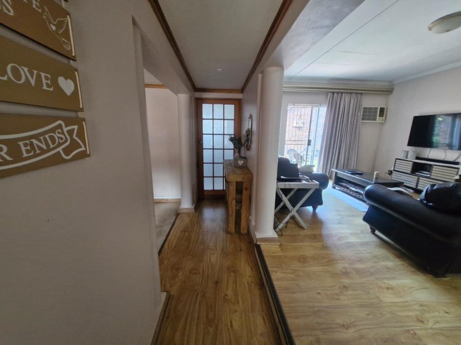 3 Bedroom Property for Sale in Rhodesdene Northern Cape